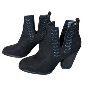 Dominique Nicole Womens Black Presley Ankle Boots Size 7M Lace Detail Faux Suede